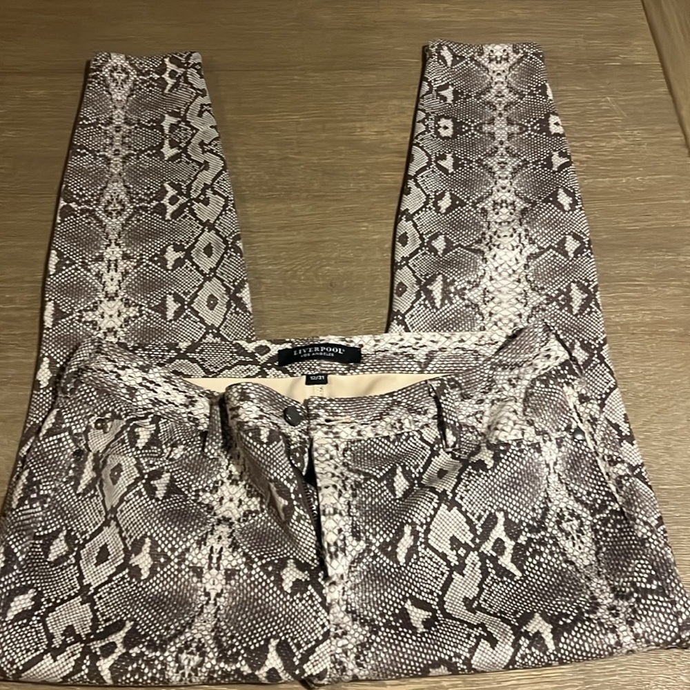 Liverpool LA Grey Python Print Pants size 12 / 31 - Picture 3 of 9